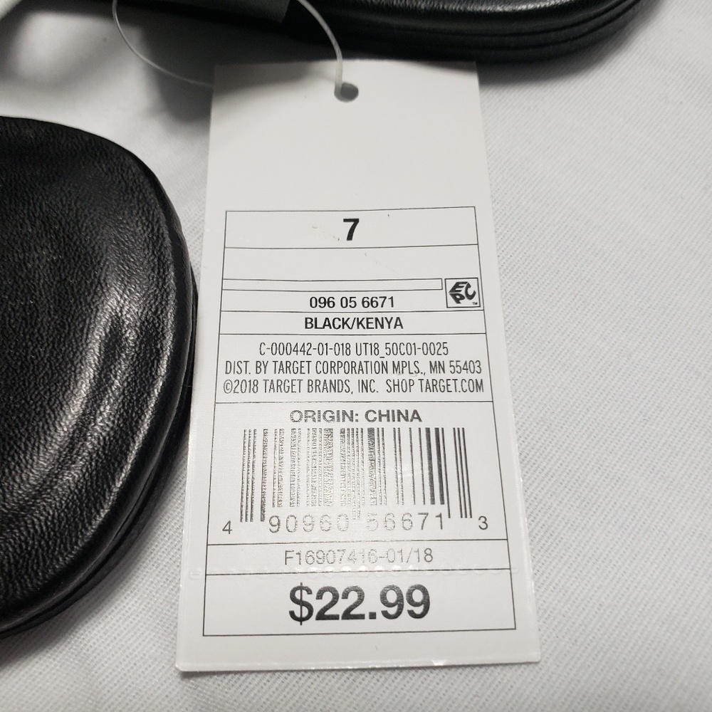 Universal Thread Black Sandals - Picture 6 of 8